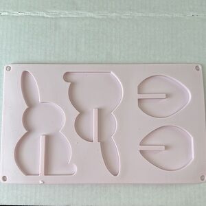 🔵 NWOT Easter Egg Bunny Boulevard Silicone Baking Mold- 3 Available
